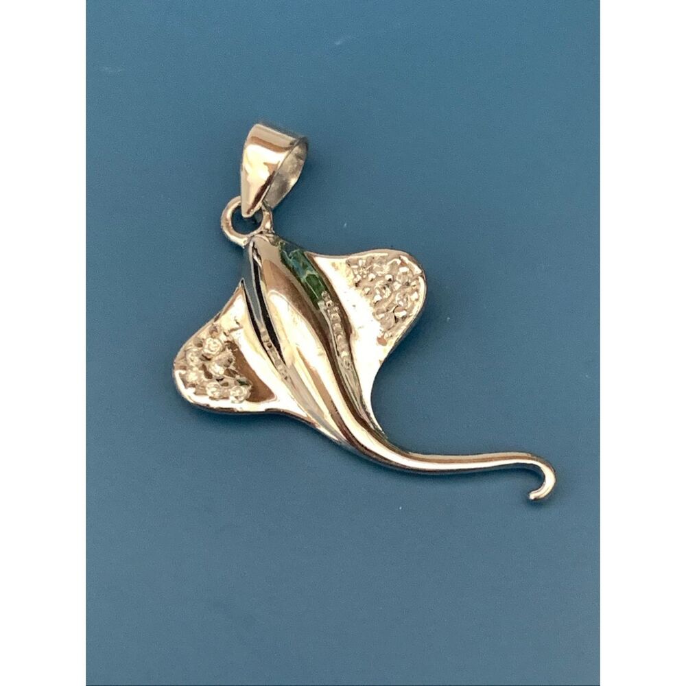 .925 Stingray Necklace Pendant with CZ Crystals #fish #beach